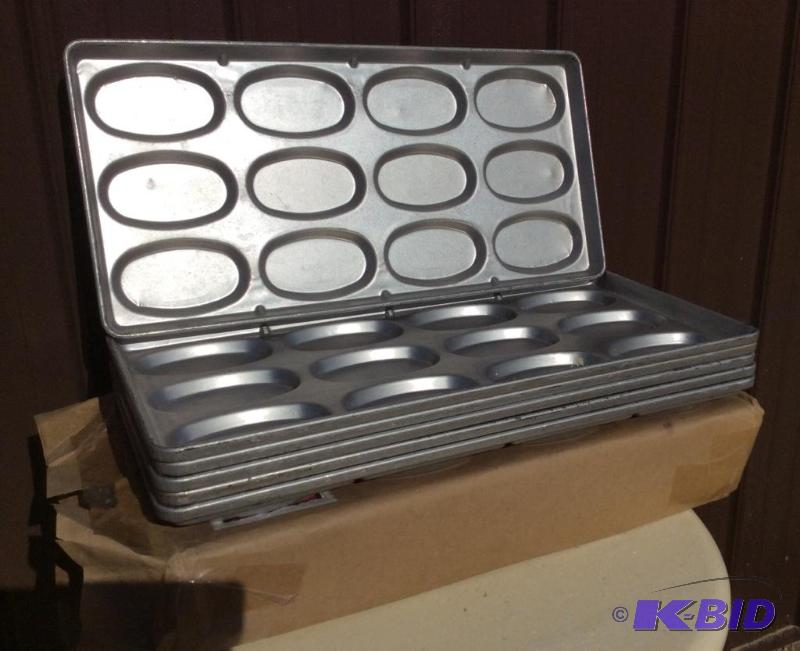 lot 71 image: Bread Pans