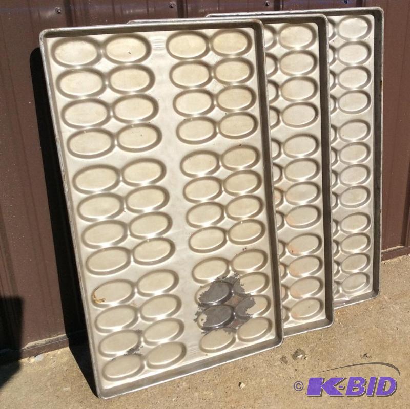 lot 72 image: Bread Pans