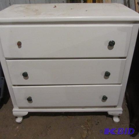 Queen Anne Leg Dresser