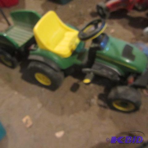 John Deere Pedal Tractor