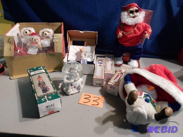lot 33 image: Christmas Choir Set.. 3 Bears Hip Hop Santa,...