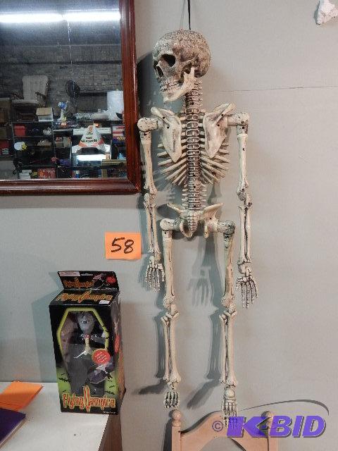 lot 58 image: Skeleton, 34 in t Flying Vampire.....