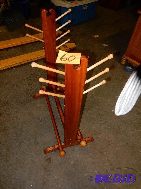 lot 60 image: Small Rack of some type. Not sure what it is ...