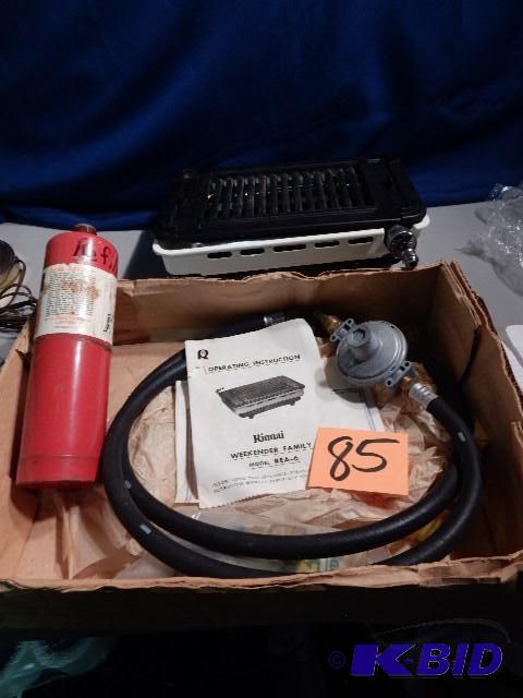lot 85 image: Hibachi type of Grill.. Untested, but looks c...