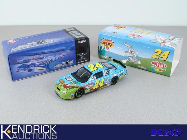 Mint in Box 2002 Jeff Gordon Dupont Bugs Bunny 124 Die Cast NASCAR