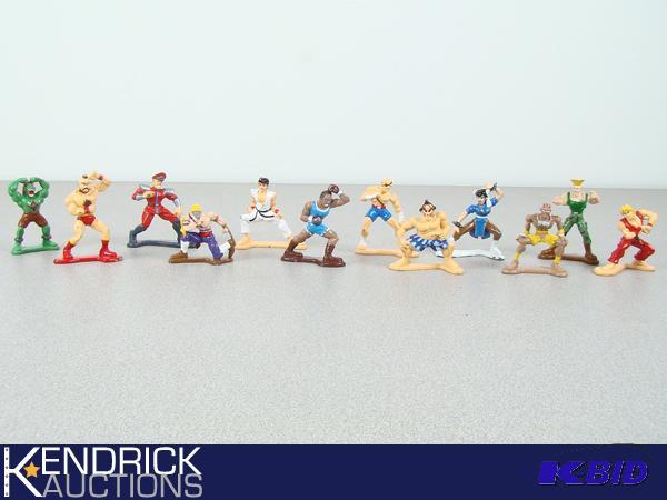 12 Vintage 1993 Die Cast Metal Street Fighter Figurines