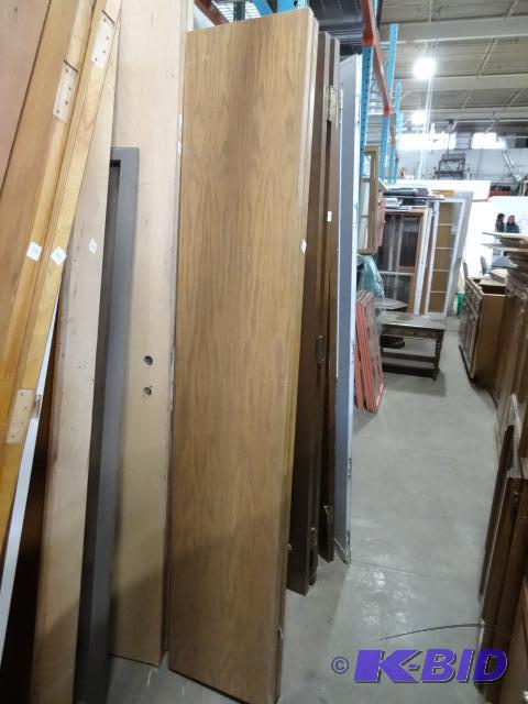 lot 100 image: 30 X 79 Hollow core Bifold Door...