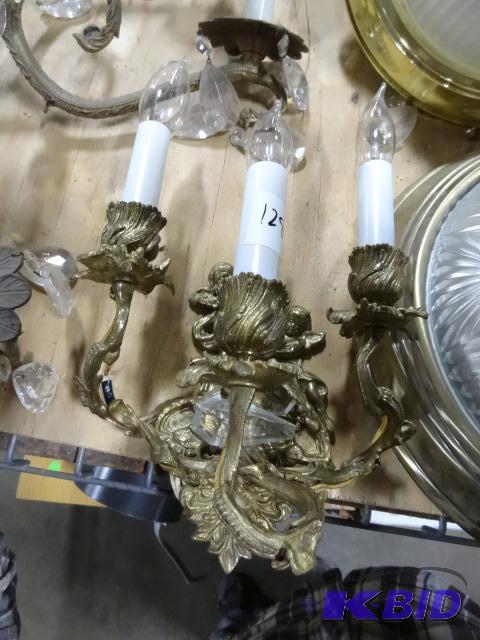 lot 128 image: Vintage Wall Mount Lamp. Has Two Crystals But...