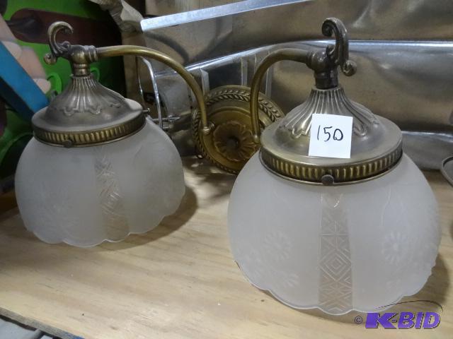 lot 150 image: 2 Bulb wall light...