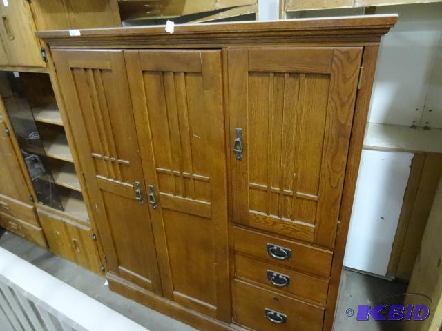 lot 164 image: Wood Entertainment Center. Very Nice Shape. 3...