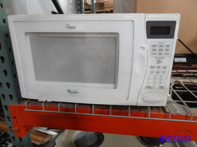 lot 193 image: Whirlpool Microwave. MT100SHQ-1. Needs Cleani...