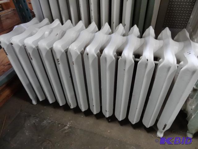 lot 29 image: 12 Fin Cast Iron Radiator 36 X 12 X 20...