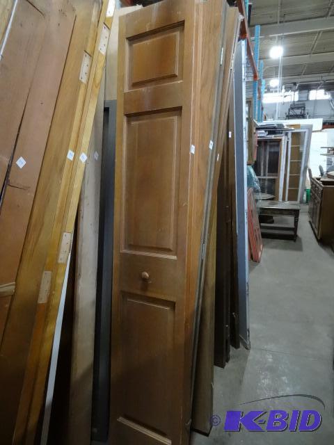 lot 97 image: 30 X 79 Solid 6 Panel Bifold Door...