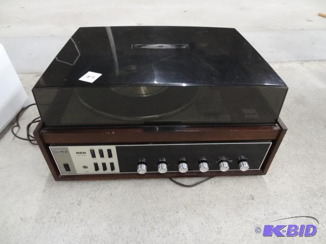 RCA Model SS-4000 Turntable...