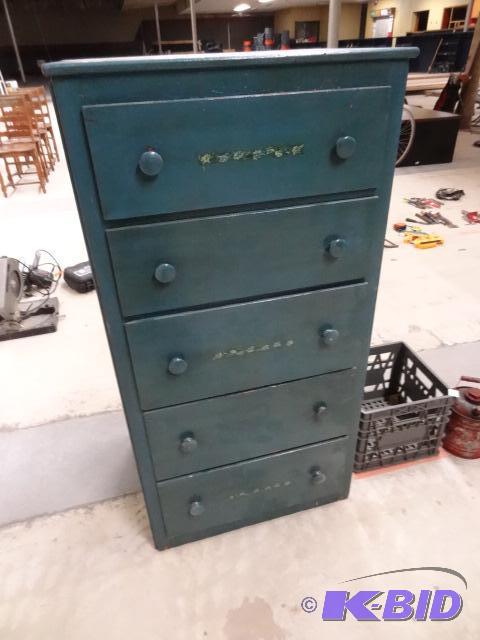 Wood Vintage Dresser. 5 Drawer 25 X 21 X 49...