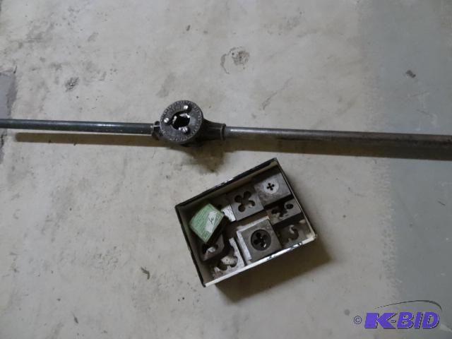 NYE Adjustable Pipe Guike with Dies...