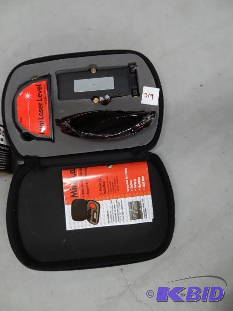 Mini Laser Level By Johnson Level. Looks to b...