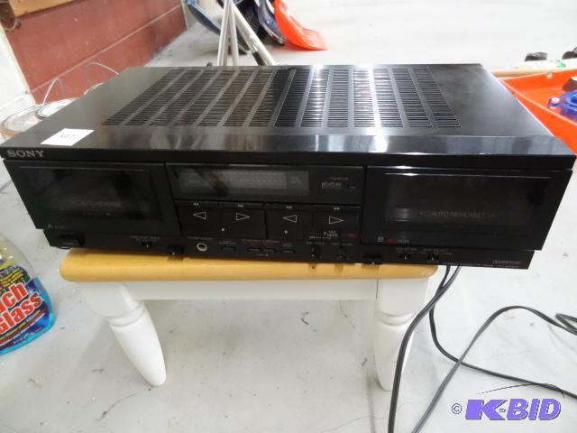 Sony Stereo Cassette Deck. TC-WR800...