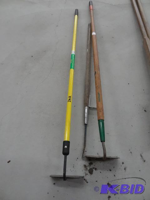 2 Garden Hoes and Dandelion Puller...
