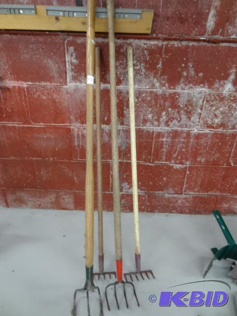 4 Garden Diggers...