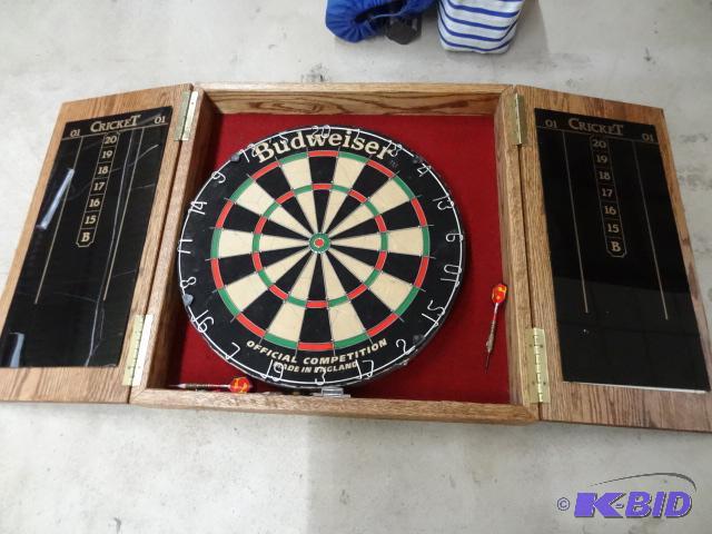 Budweiser Officeal Competition Dart Board...