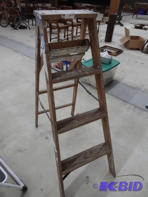 4 Wood Step Ladder...