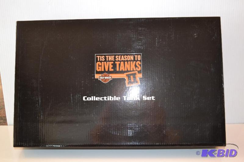 lot 39 image: Harley Davidson Tank Set,2005  Brand New in ...