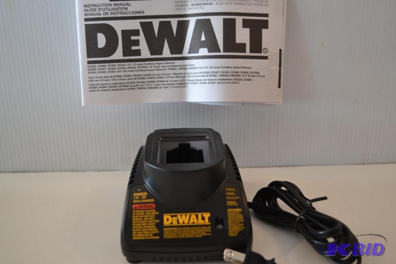 lot 44 image: DeWALT 18V Charger,along with carrying bag.