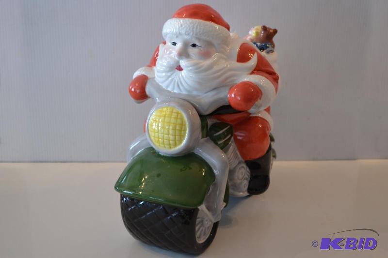lot 62 image: Santa Claus Cookie jer....