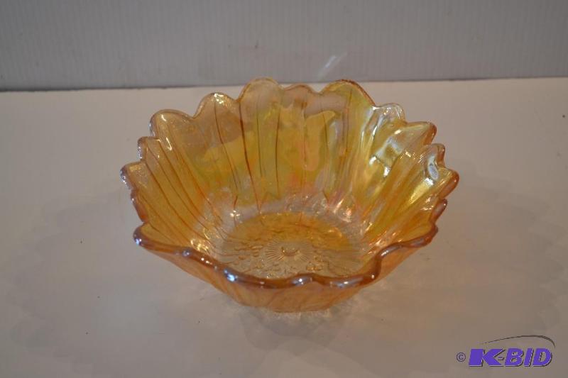 lot 83 image: Nice glass bowl...