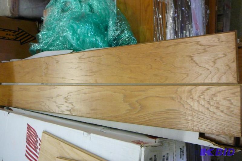 lot 18 image: 3 boxes of Laminate flooring  Style 0028...