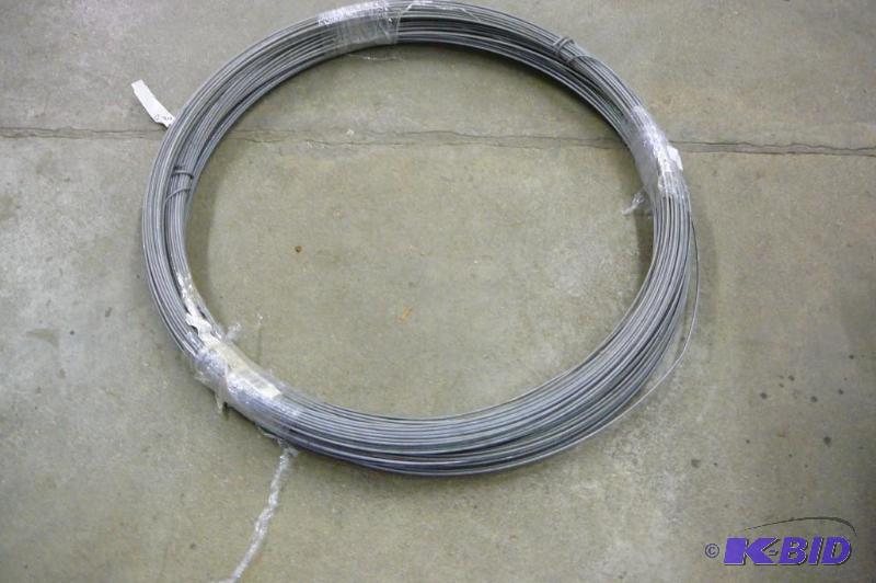 lot 57 image: Redbrand&nbspsmooth 9GA galvanized&nbspwire...