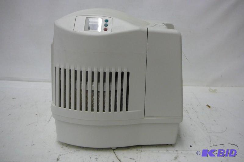 lot 68 image: Quiet comfort humidifier  model #758.154...