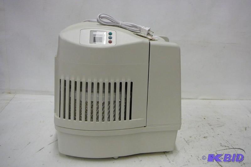 lot 70 image: Quiet comfort humidifier  model #758.154080 1...