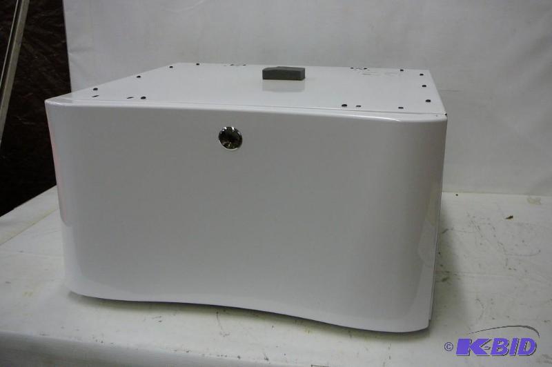 lot 74 image: Electrolux 15 inch laundry pedestal with draw...
