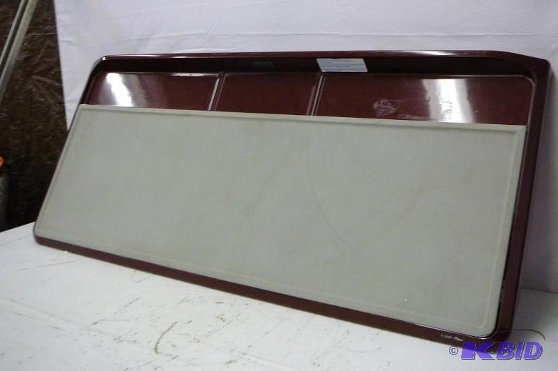 lot 75 image: Laundry plus maroon work top with rubber mat ...