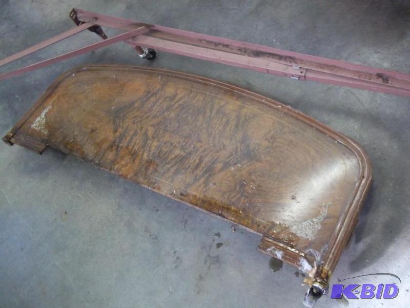 Vintage metal bed frame with footboard...