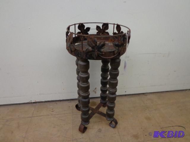 Plant Stand   Metal  19 12&quot x 9 34&quo...