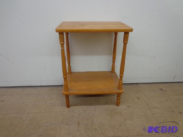 2 Shelf Table   Very Stable  23 34&quot Hig...