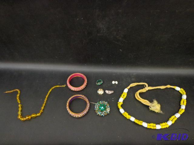Costume Jewelry   Bracelets  Broach Clips  Ea...