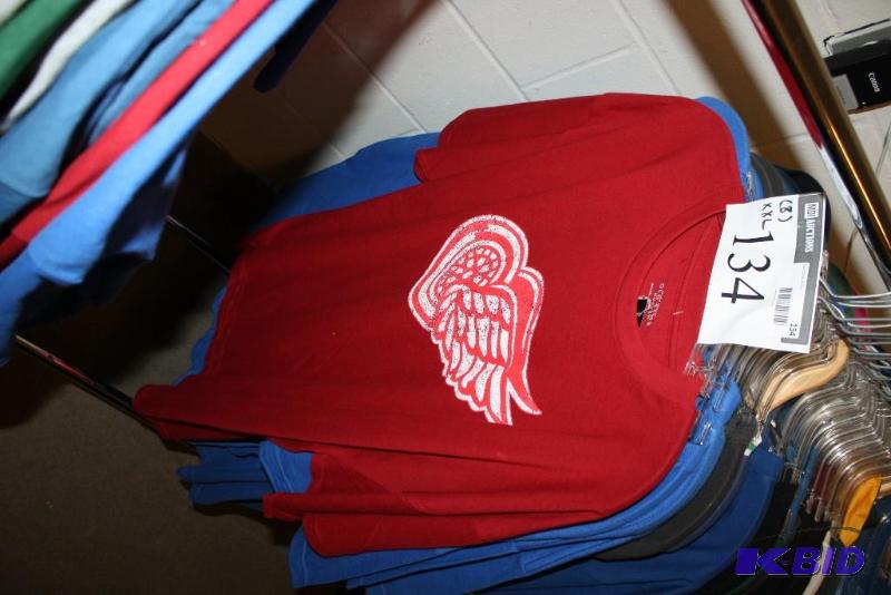 Officially Licensed Sports Apparel Tops (XXL)