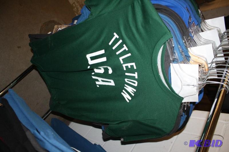 Officially Licensed Sports Apparel Tops (XL)