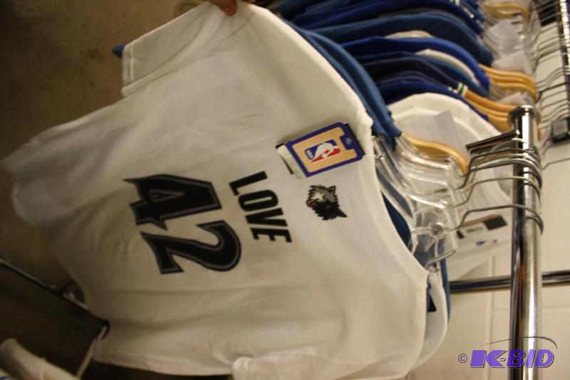 Officially Licensed Sports Apparel Tops (L)