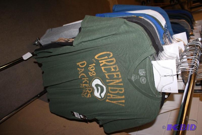 Officially Licensed Sports Apparel Tops (L)