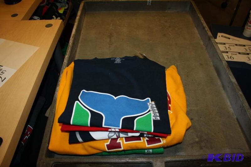 Officially Licensed Sports Apparel Tops (XL)