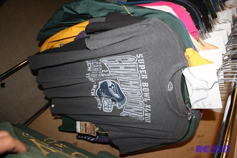 Officially Licensed Sports Apparel Tops (M)