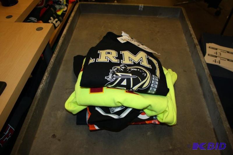 Officially Licensed Sports Apparel Tops (XL)