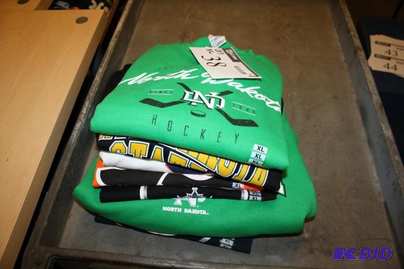 Officially Licensed Sports Apparel Tops (XL)