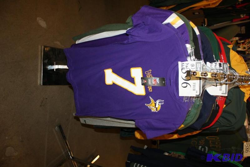 Officially Licensed Sports Apparel Tops (M)