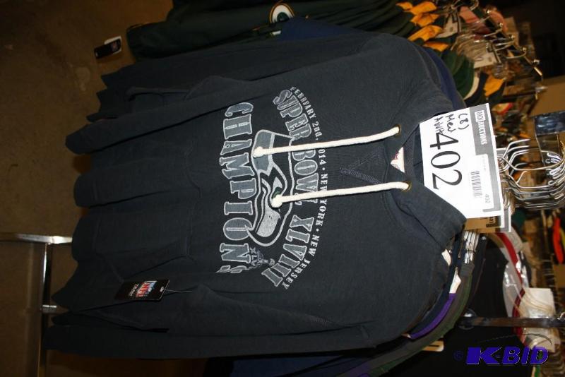 Officially Licensed Sports Apparel Tops (M)